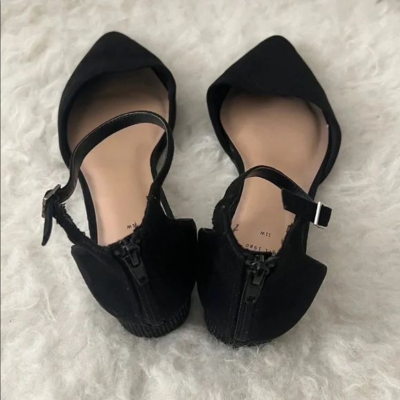 11W Black Ankle Strap Heels - Picture 4 of 4